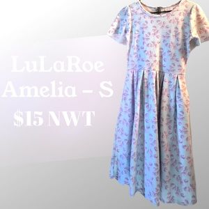 LuLaRoe Size Small Amelia NWOT✨